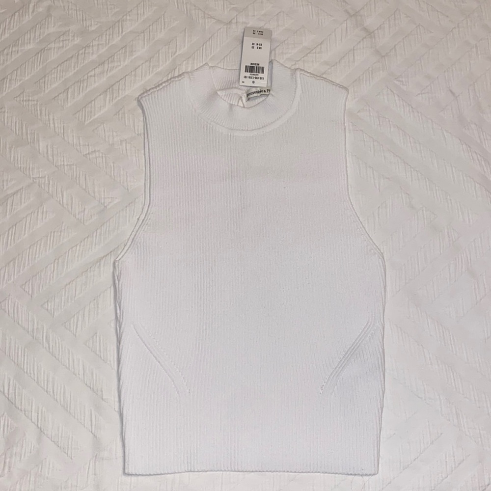 A&F white top